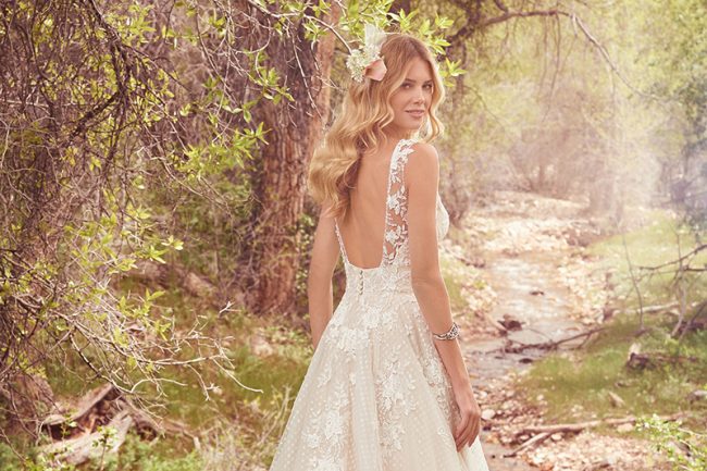 What wedding dress is best for a pear-shaped body?